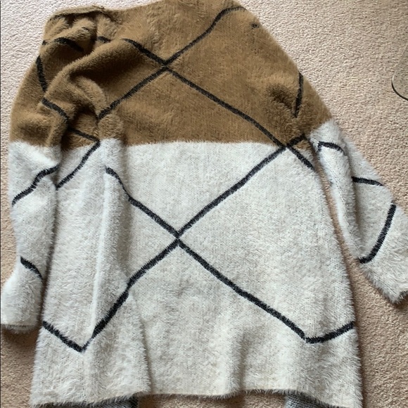 Long fuzzy cardigan purchase from a boutique - Picture 3 of 3
